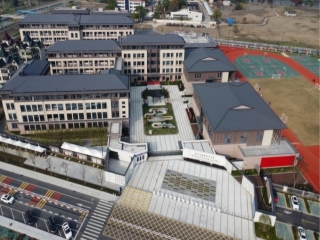 1 # 2 # 教學(xué)樓、1 # 2 # 宿舍樓、實(shí)驗(yàn)樓、行政綜合樓、食堂、報(bào)告廳、風(fēng)雨操場(chǎng)、門(mén)衛(wèi)（南）、門(mén)衛(wèi)（北）項(xiàng)目